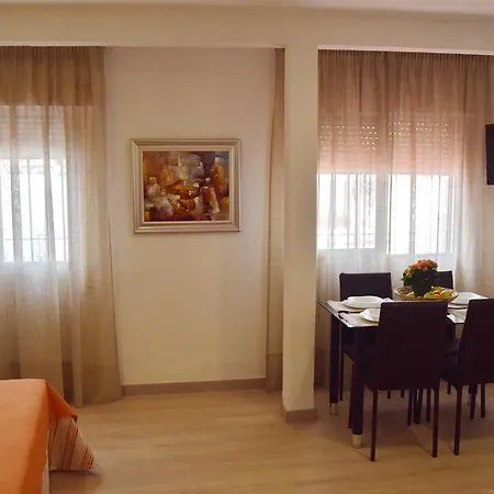Cespedescinco Apartamento *
